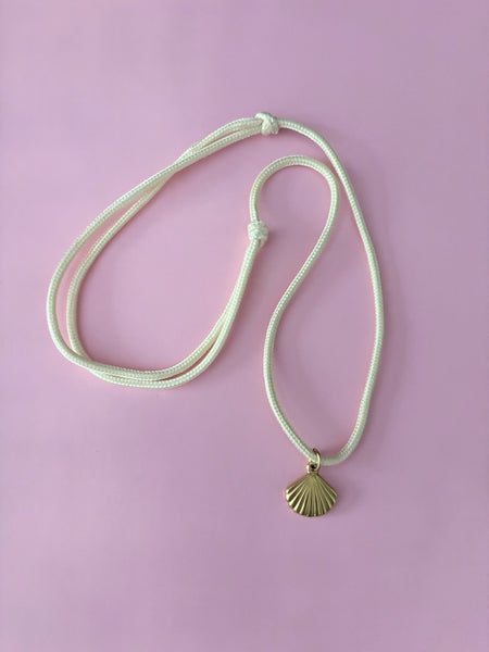 Shell cord necklace